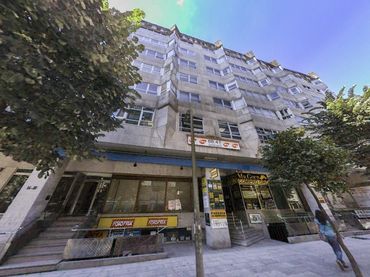 Local comercial en venda a Calle de Montero Ríos