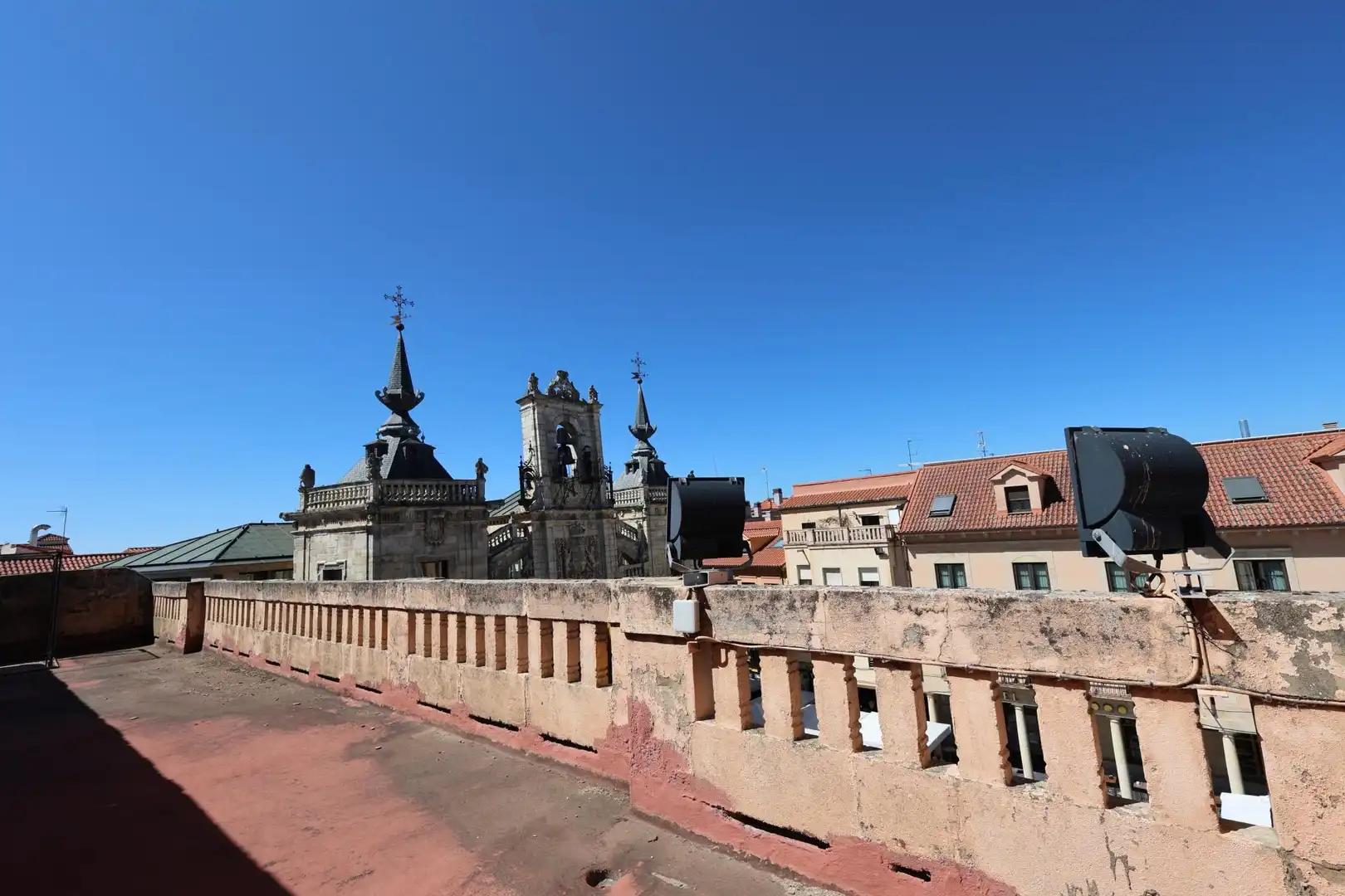 Vista exterior de Àtic en venda en Astorga amb Balcó