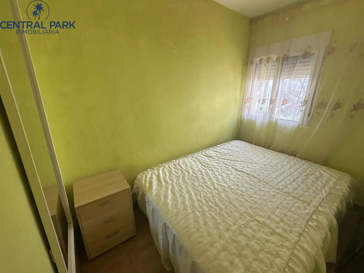 Dormitori de Apartament en venda en Salou amb Aire condicionat, Terrassa i Moblat