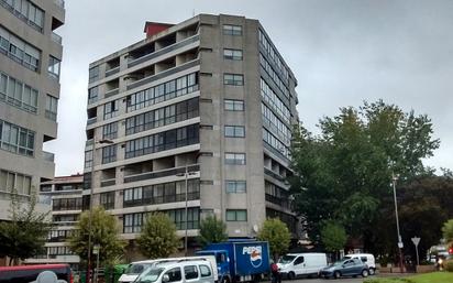 Vista exterior de Pis en venda en Vigo  amb Calefacció, Parquet i Terrassa