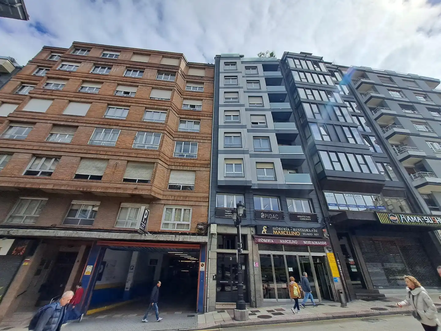 Vista exterior de Pis en venda en Oviedo  amb Traster