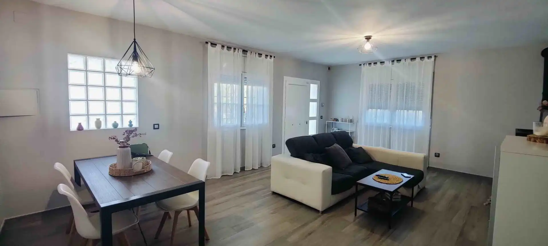 Sala de estar de Casa o chalet en venta en Vallirana con Calefacción, Jardín privado y Terraza