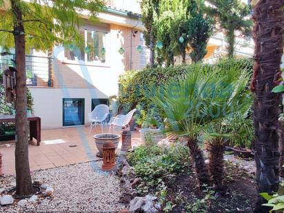 Jardí de Casa adosada en venda en San Agustín del Guadalix amb Terrassa