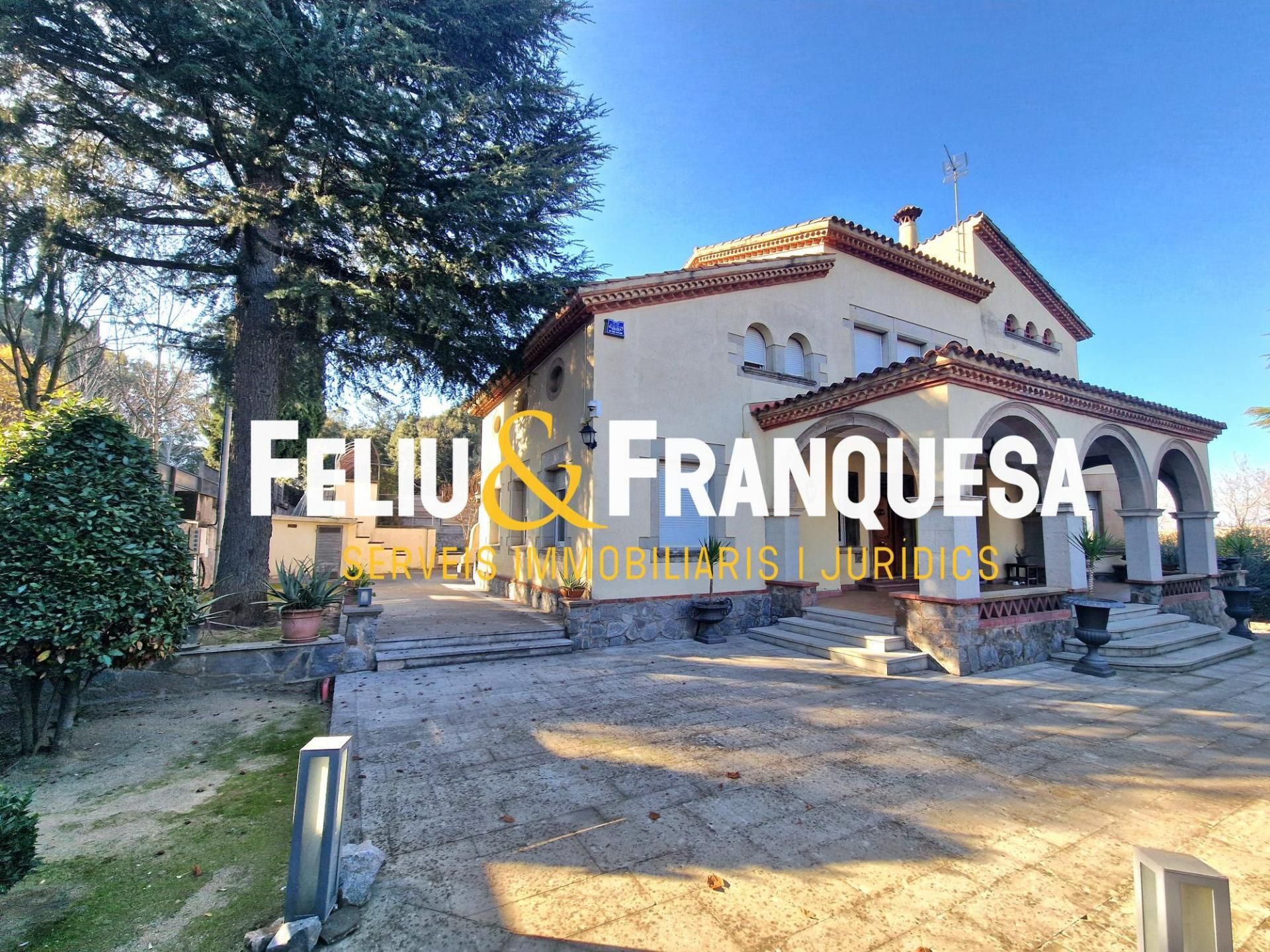 Exterior view of House or chalet for sale in Sant Cugat del Vallès  with Heating, Private garden and Terrace