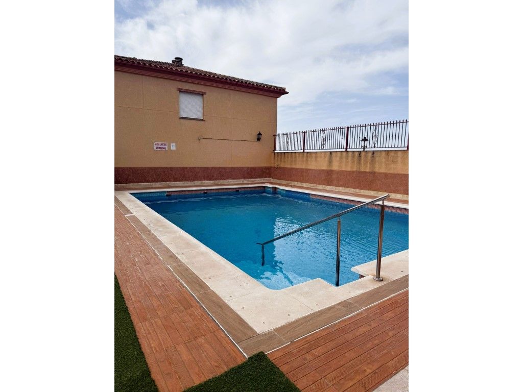 Piscina de Casa adosada en venda en Alfacar amb Piscina