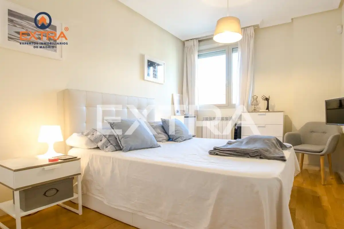 Dormitori de Apartament de lloguer en Madrid amb Aire condicionat, Calefacció i Traster