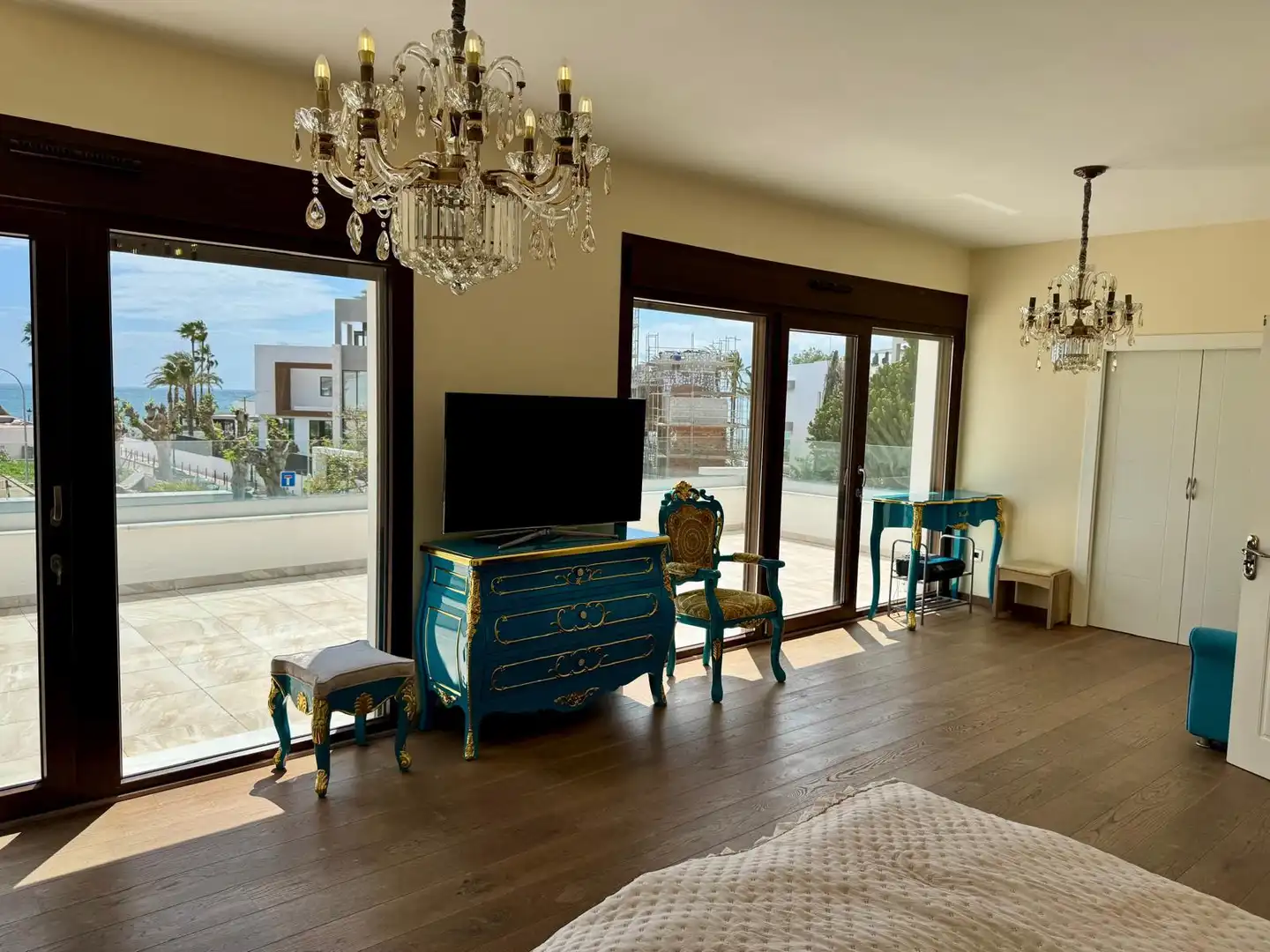 Sala d'estar de Casa o xalet de lloguer en Marbella amb Aire condicionat, Calefacció i Jardí privat