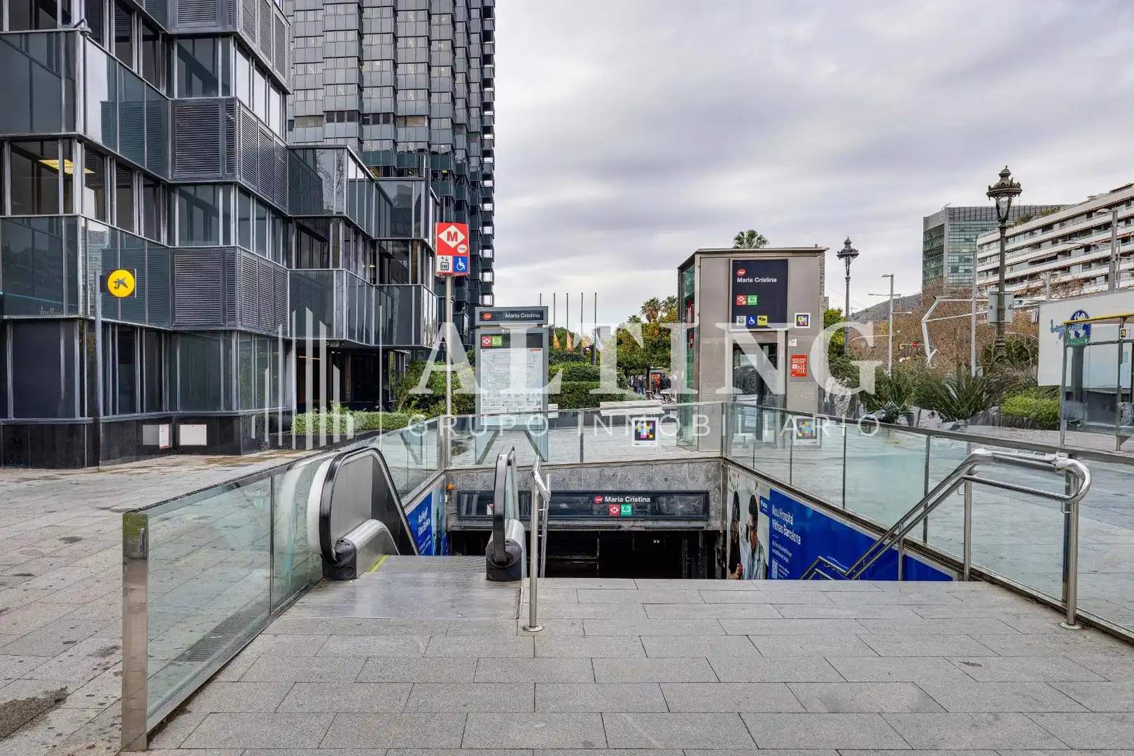 Vista exterior de Garatge en venda en Barcelona