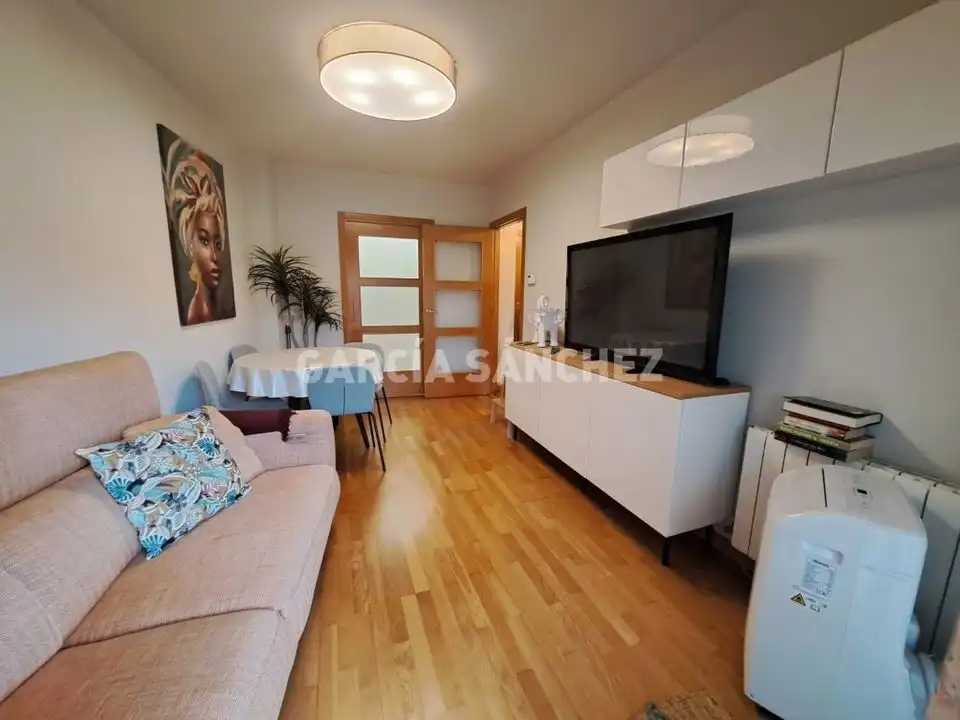 Sala de estar de Apartamento en venta en Boiro con Terraza, Trastero y Amueblado