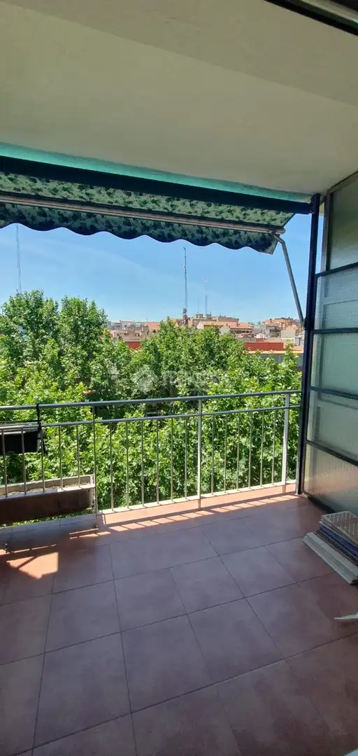 Außenansicht von Wohnung zum Verkauf in Madrid mit Klimaanlage, Heizung und Terrasse