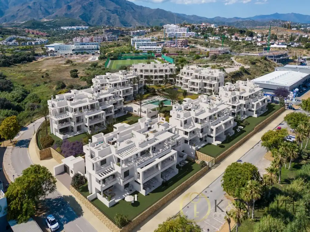 Exterior view of Attic for sale in Estepona  with Air Conditioner, Terrace and Swimming Pool