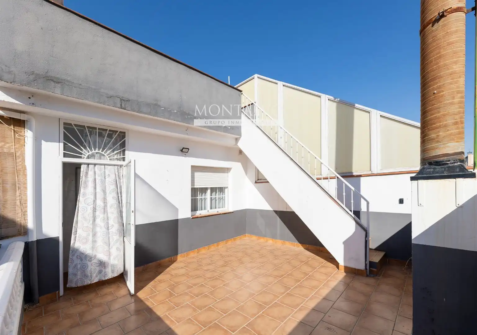 Vista exterior de Casa adosada en venta en Pinos Puente con Terraza y Trastero