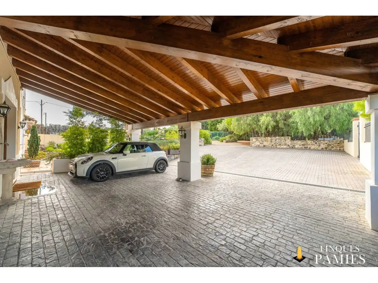 Parking de Casa o chalet en venta en La Selva del Camp con Calefacción, Jardín privado y Terraza