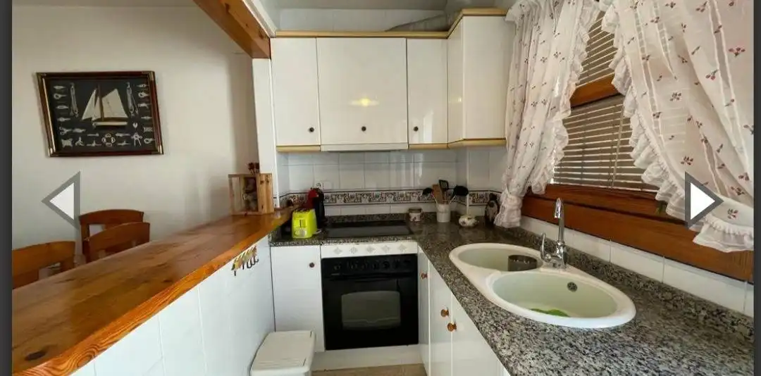 Cocina de Casa adosada en venta en Pilar de la Horadada con Aire acondicionado, Calefacción y Jardín privado