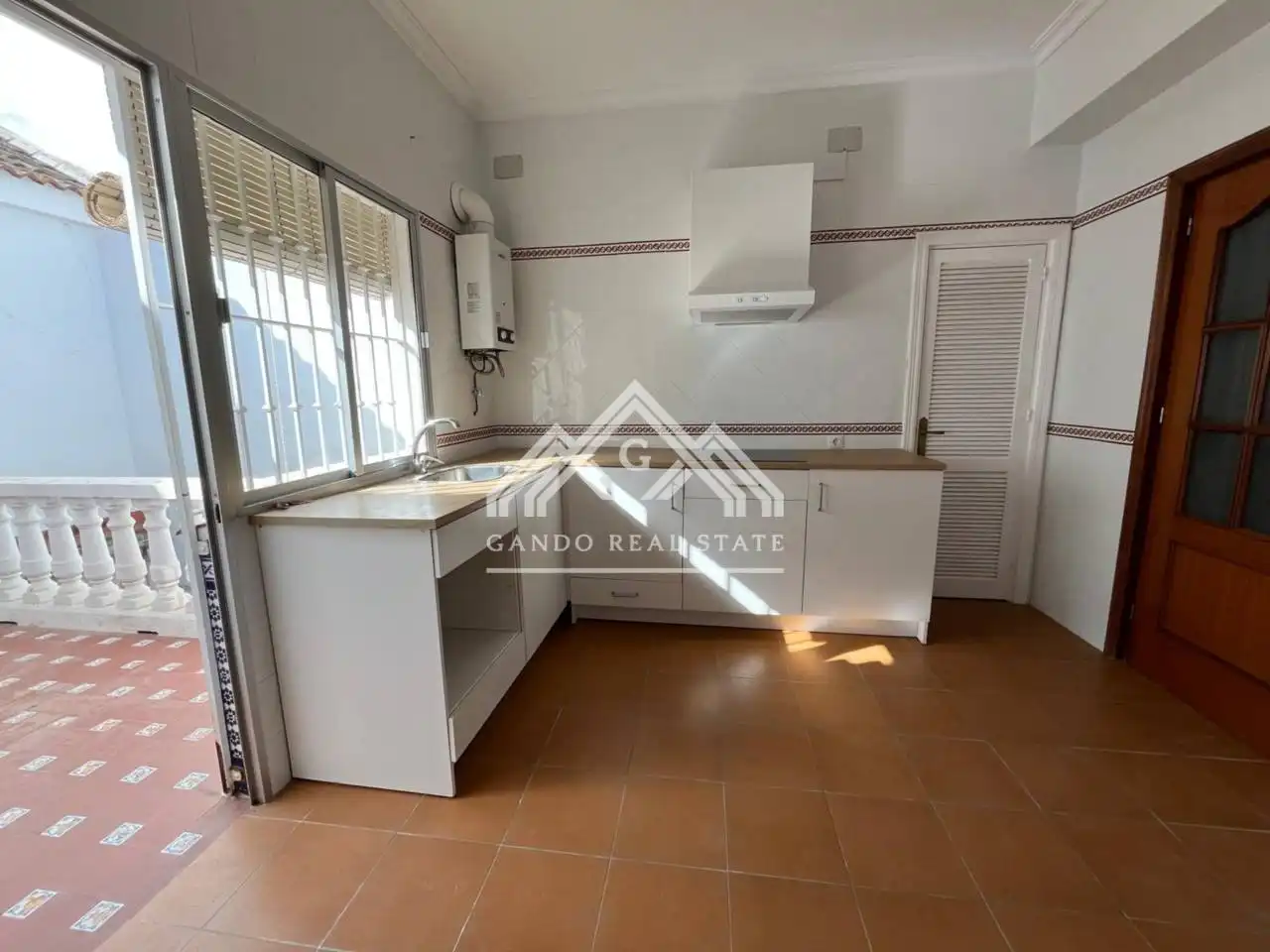 Cuina de Casa o xalet en venda en Dos Hermanas amb Terrassa