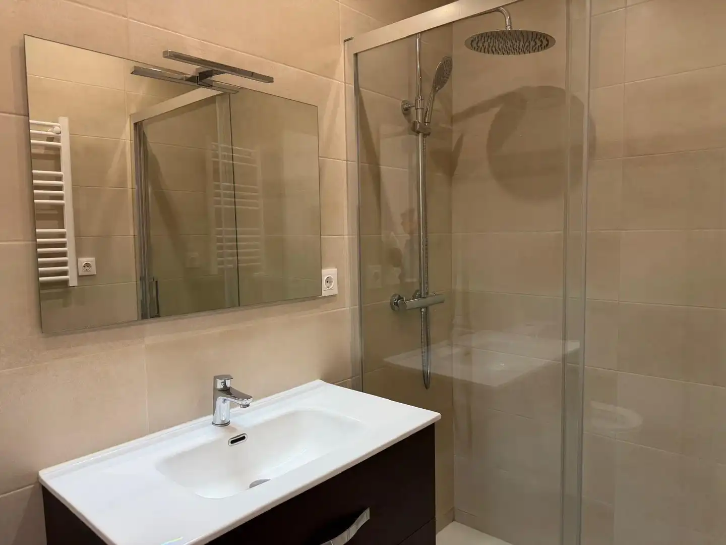 Baño de Piso de alquiler en Pinto con Aire acondicionado, Calefacción y Amueblado