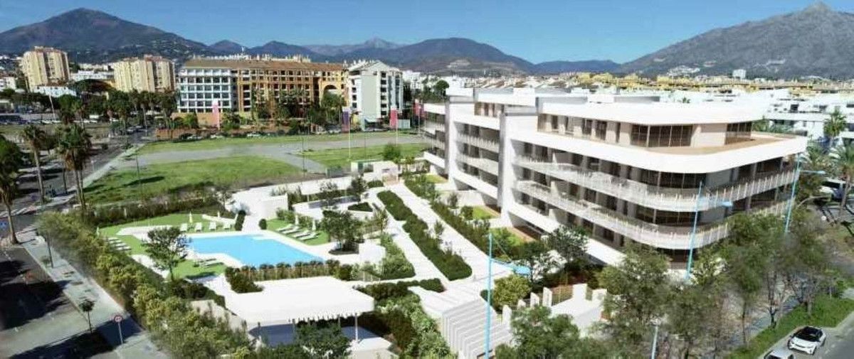 Exterior view of Apartment for sale in Marbella  with Air Conditioner and Community pool
