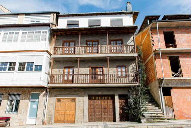 Casa-chalet en Venta en Villafranca del Bierzo