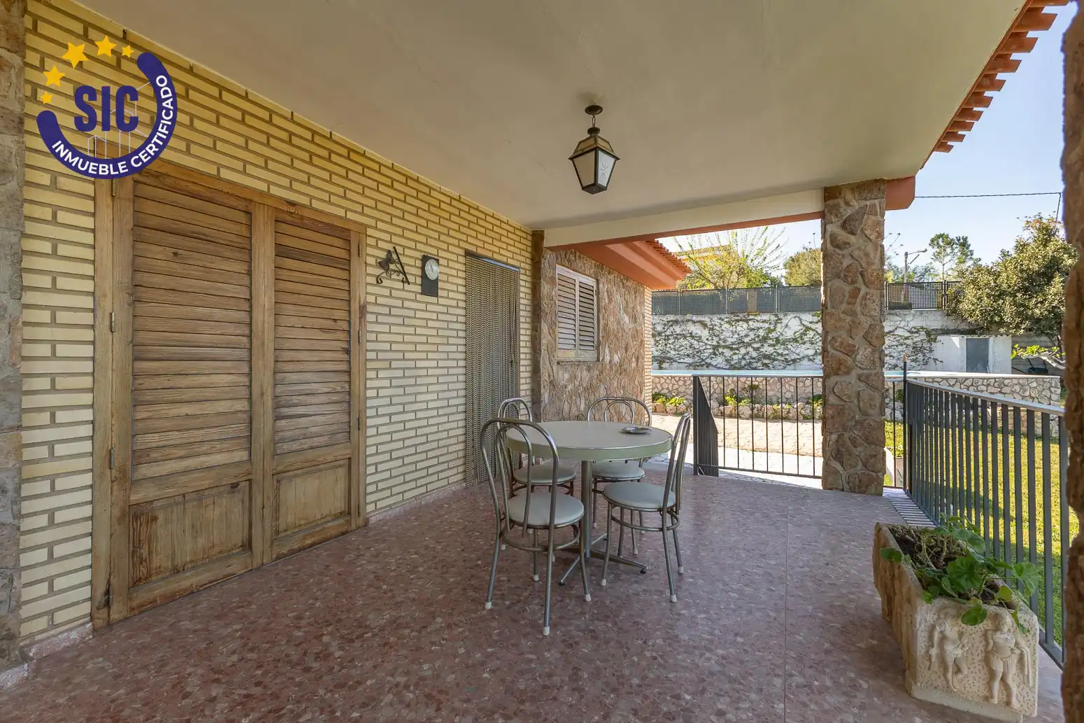 Terraza de Casa o chalet en venta en Chiva con Jardín privado