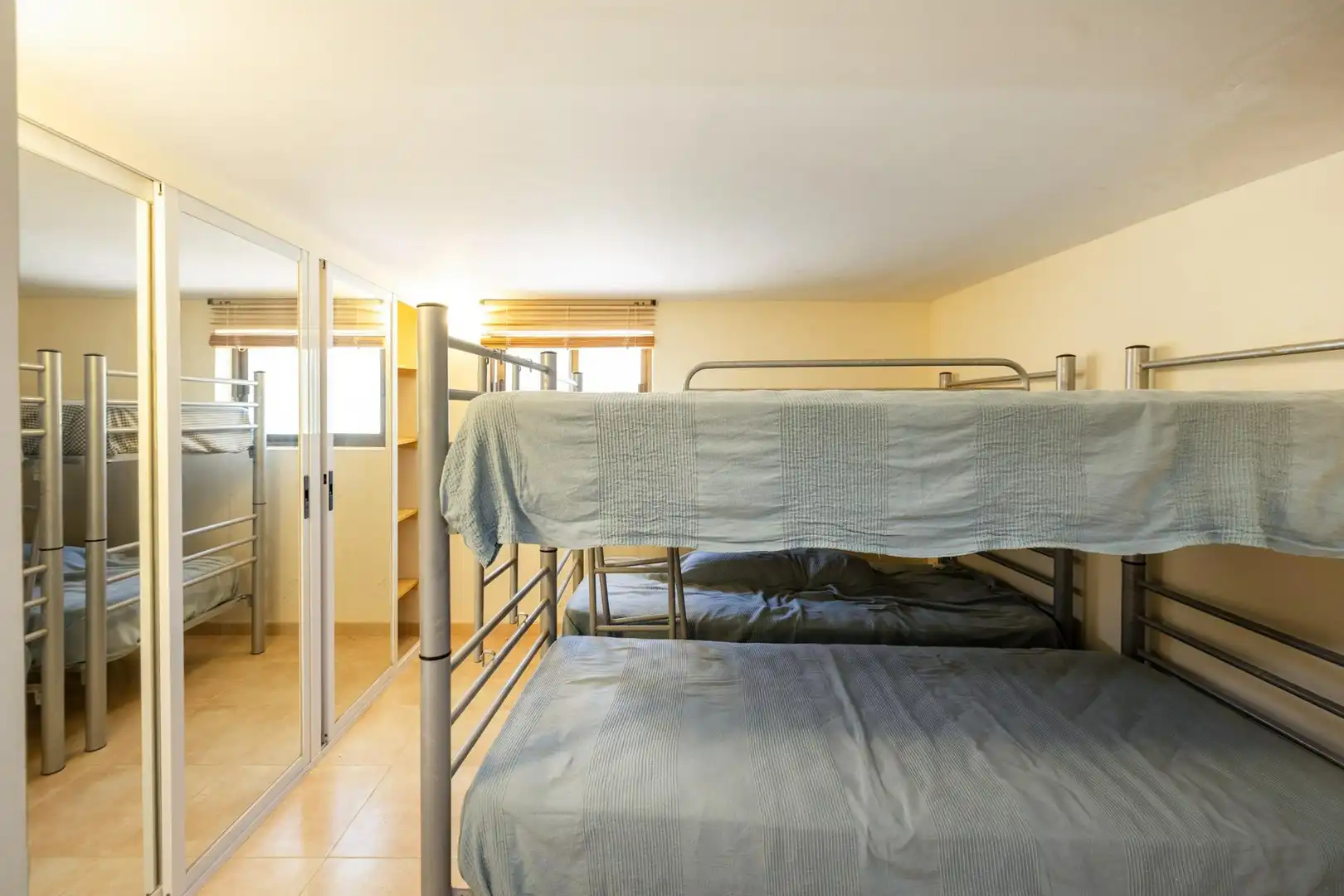 Schlafzimmer von Einfamilien-Reihenhaus zum Verkauf in Motril mit Klimaanlage, Möbliert und Balkon