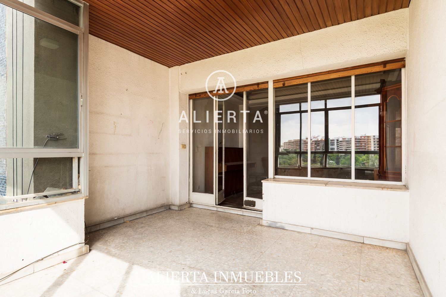 Vista exterior de Piso en venta en  Zaragoza Capital con Aire acondicionado y Calefacción