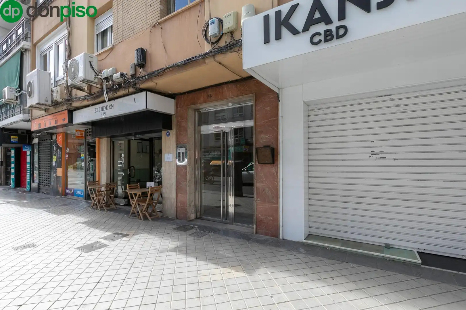 Außenansicht von Dachboden zum Verkauf in Granada mit Terrasse und Balkon