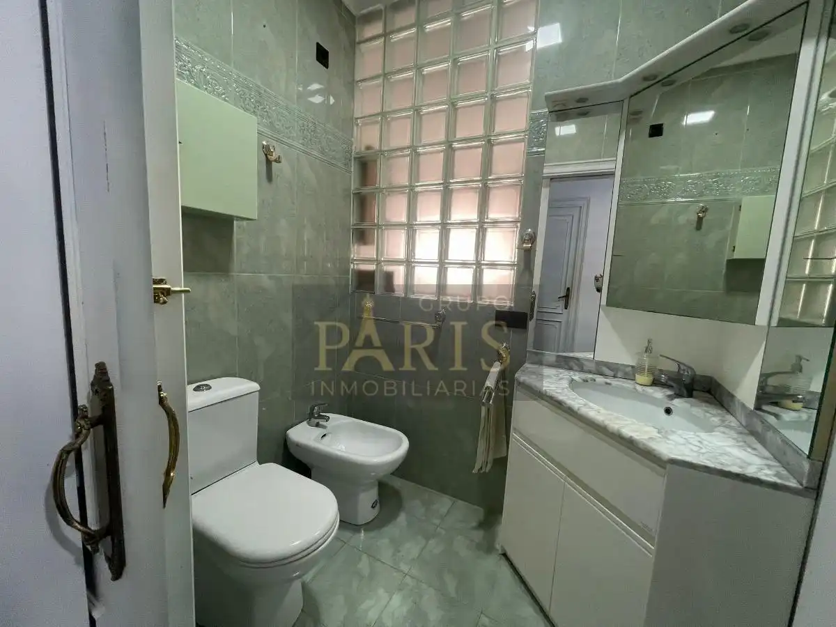 Baño de Oficina de alquiler en Cartagena con Amueblado