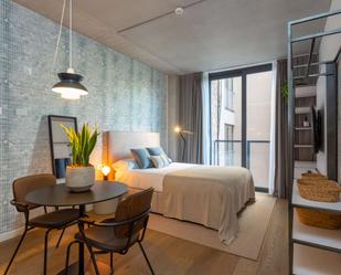 Bedroom of Study to share in  Barcelona Capital  with Air Conditioner and Terrace