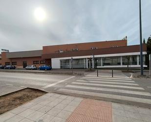 Vista exterior de Edifici en venda en Almendralejo amb Alarma
