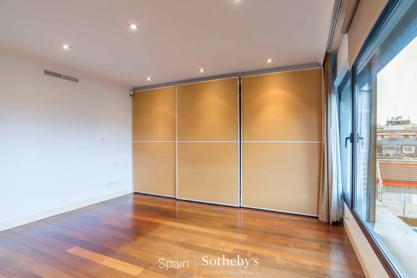 Habitación de Dúplex de alquiler en Madrid con Aire acondicionado, Calefacción y Trastero