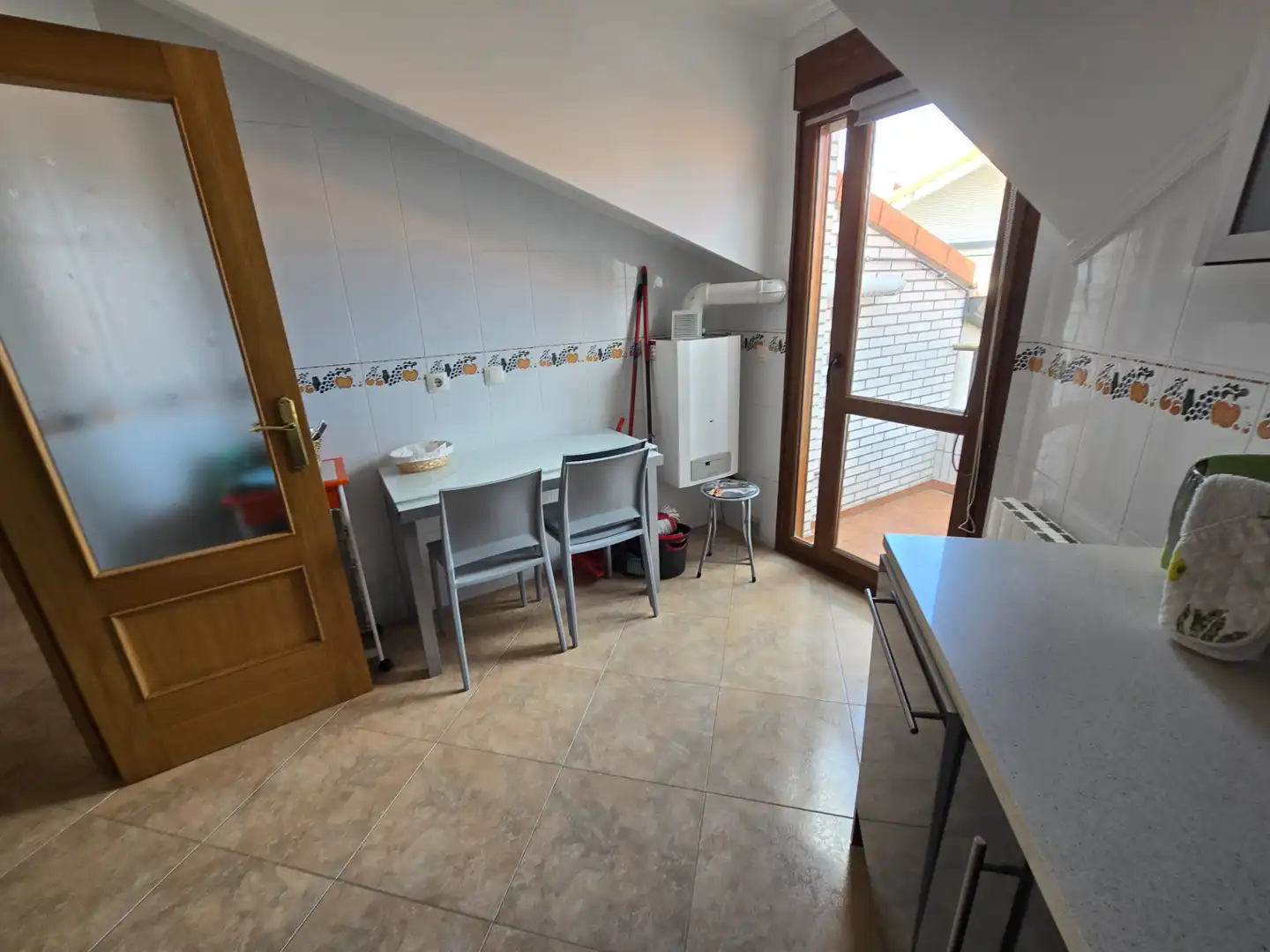 Cocina de Ático en venta en Bareyo con Calefacción, Terraza y Amueblado