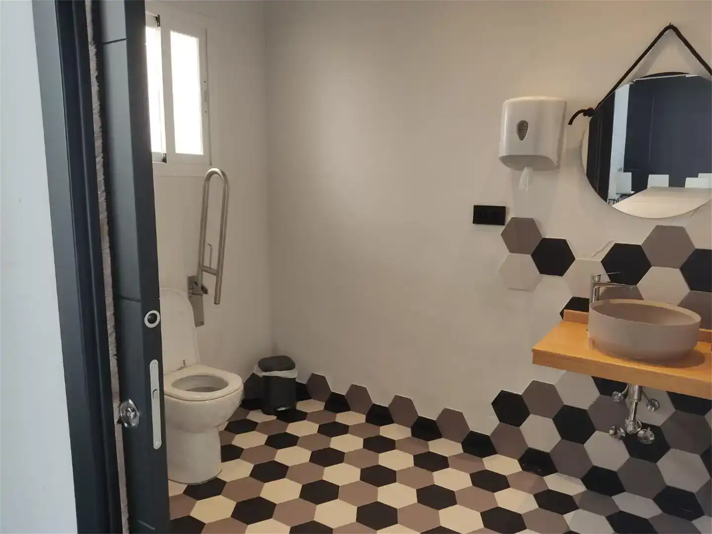 Badezimmer von Fabrikhallen zur Miete in Nerja