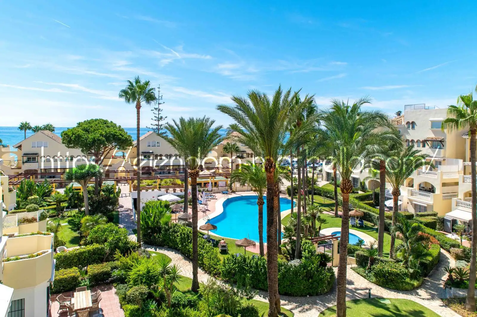 Jardí de Dúplex en venda en Marbella amb Aire condicionat, Terrassa i Traster