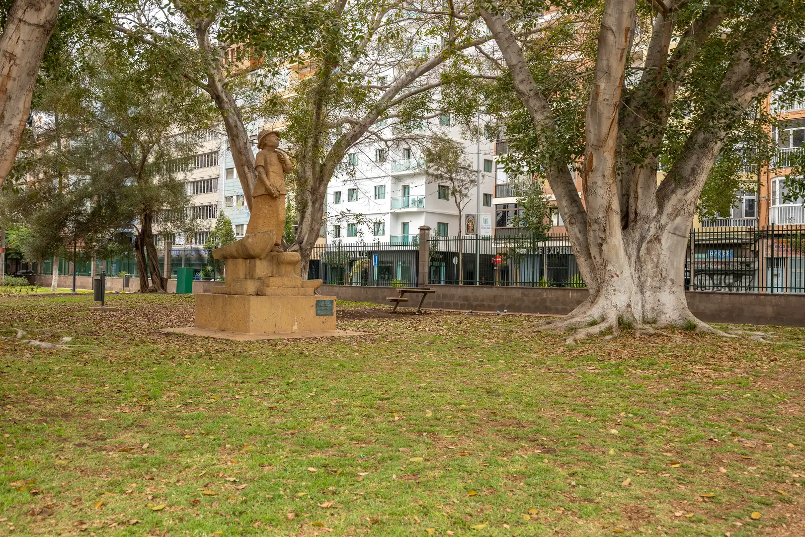 Vista exterior de Pis en venda en Las Palmas de Gran Canaria amb Traster i Moblat