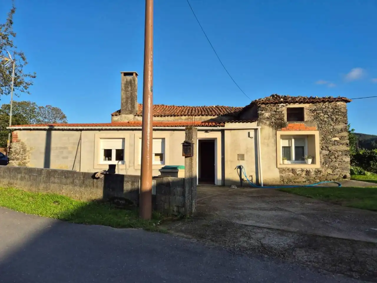 Vista exterior de Casa o chalet en venta en Oza dos Ríos con Calefacción y Jardín privado