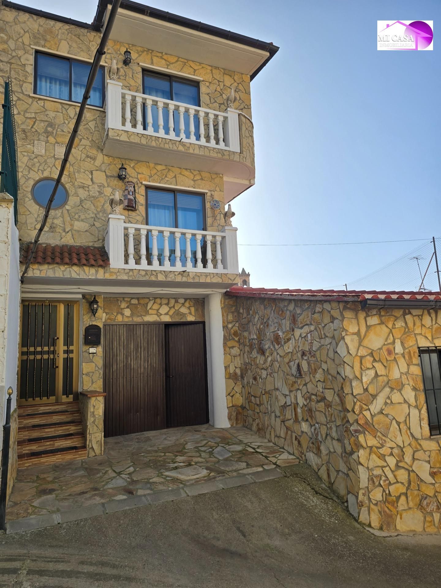 Exterior view of House or chalet for sale in Maluenda  with Heating, Private garden and Parquet flooring
