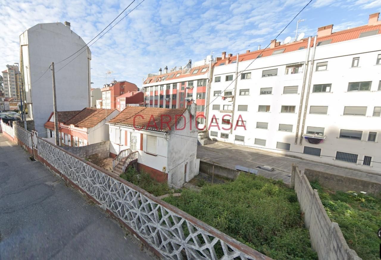 Vista exterior de Casa o xalet en venda en Vigo  amb Calefacció, Terrassa i Balcó
