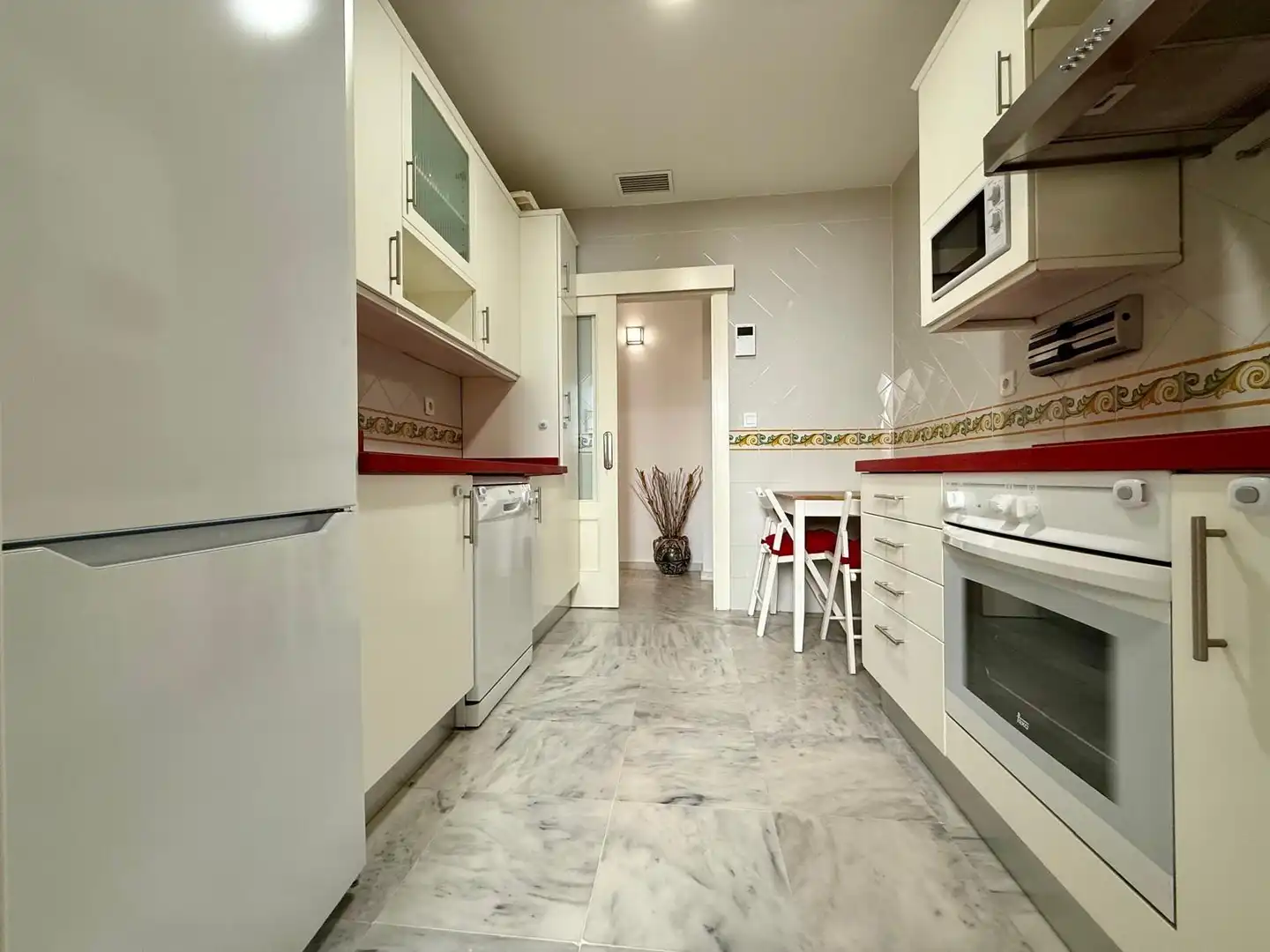 Kitchen of Flat for rent in Sevilla  with Air Conditioner, Heating and Furnished