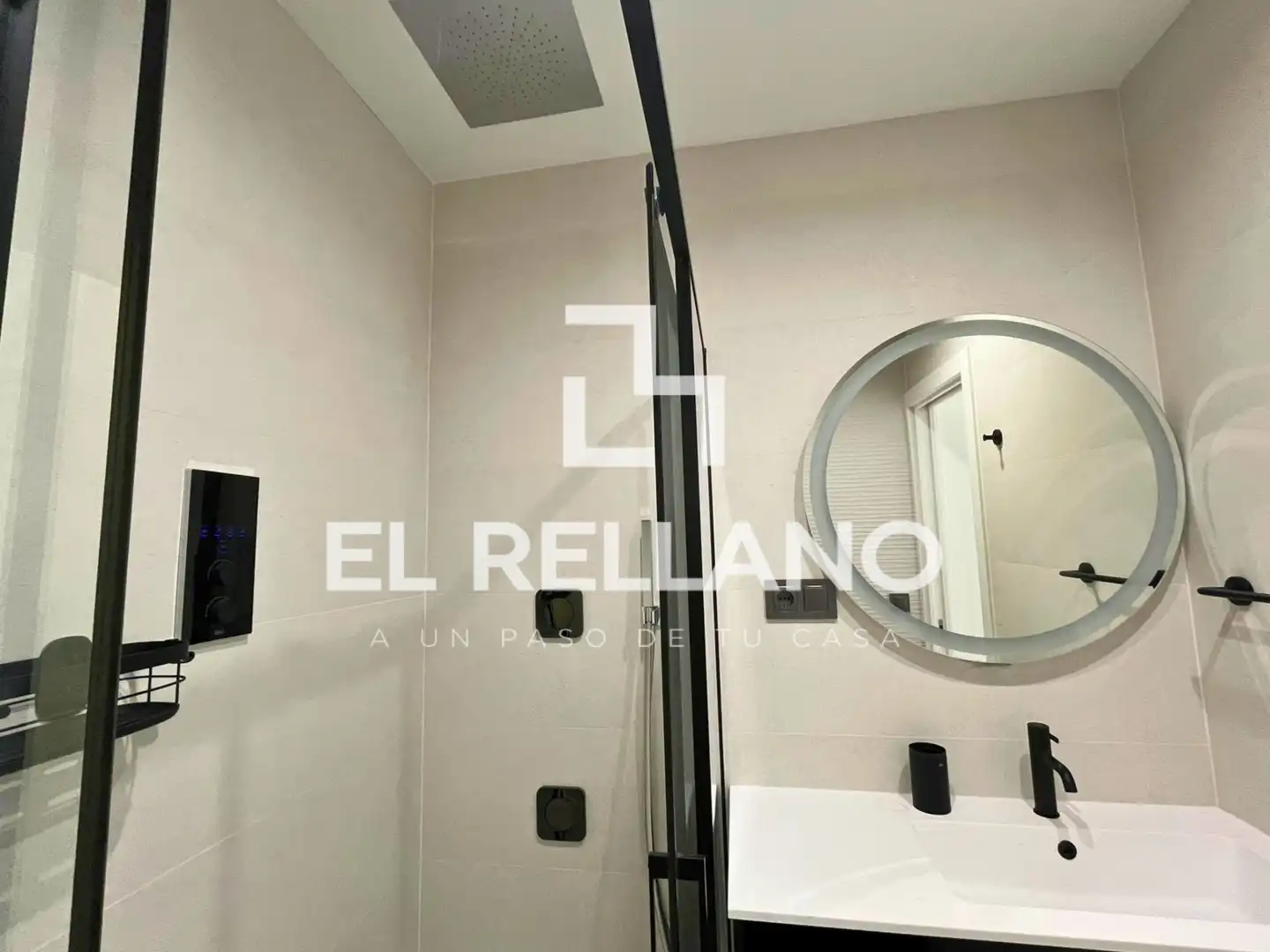 Baño de Piso en venta en Badalona con Aire acondicionado, Calefacción y Jardín privado