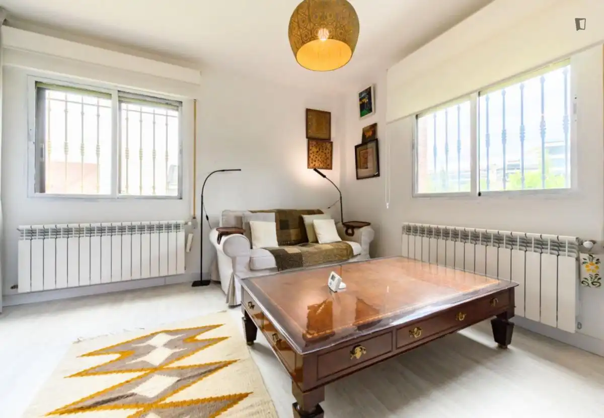 Sala de estar de Apartamento de alquiler en La Moraleja con Calefacción, Amueblado y Horno