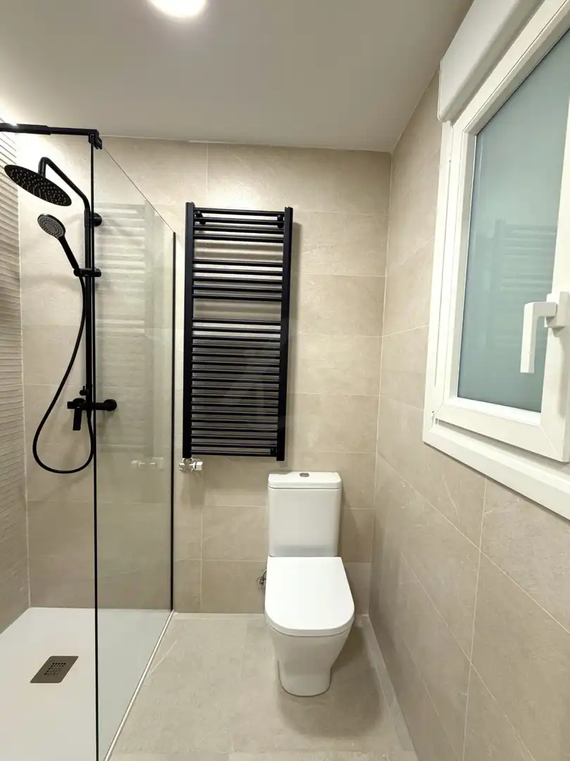Bathroom of Flat for sale in  Logroño  with Heating and Parquet flooring