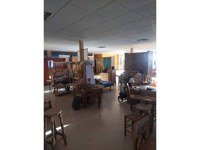 Nave industrial en Venta en Picón