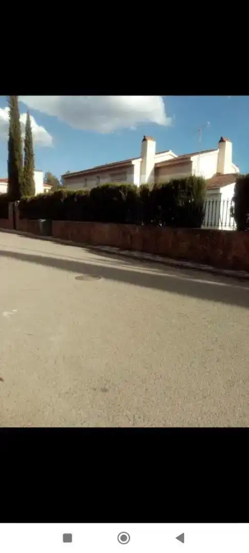 Vista exterior de Casa o xalet en venda en Cuenca Capital amb Piscina i Balcó