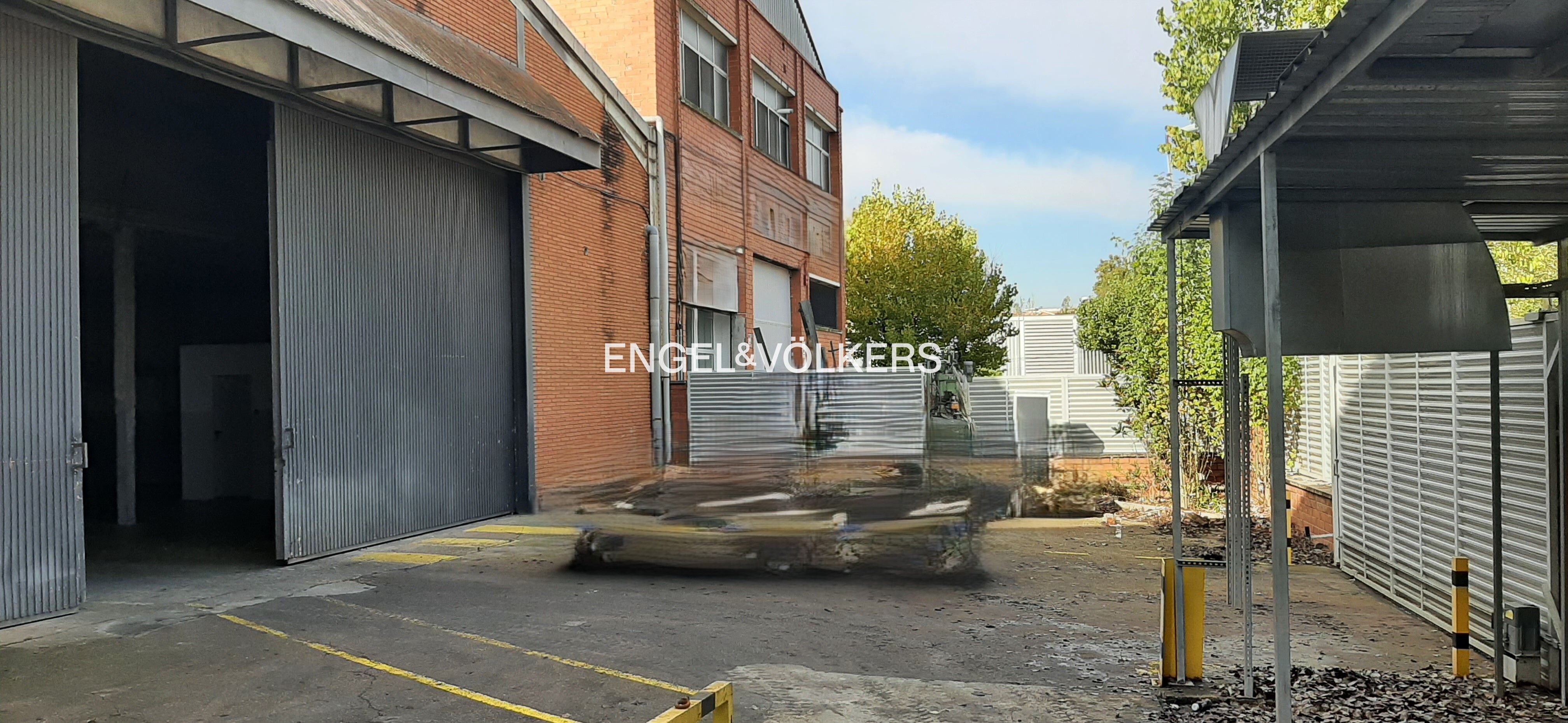 Exterior view of Industrial buildings for sale in Sant Cugat del Vallès