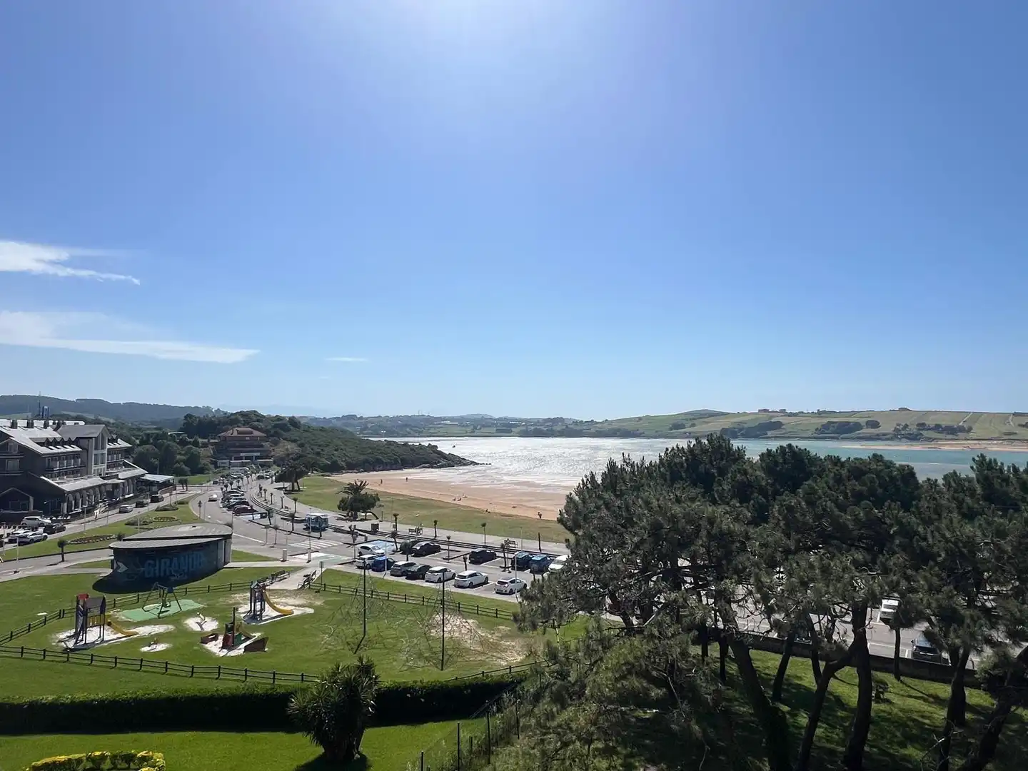 Vista exterior de Pis en venda en Miengo amb Calefacció i Terrassa
