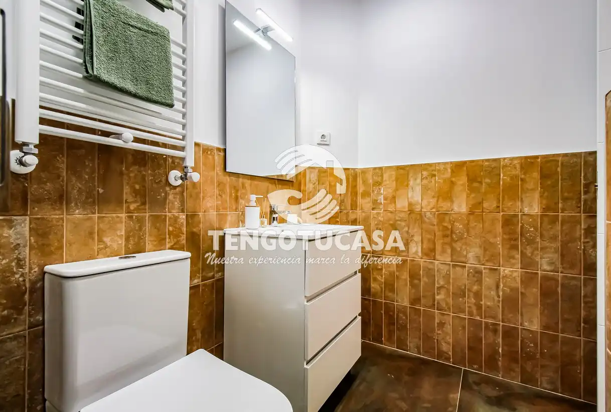 Badezimmer von Wohnung zum Verkauf in Madrid mit Klimaanlage, Heizung und Terrasse