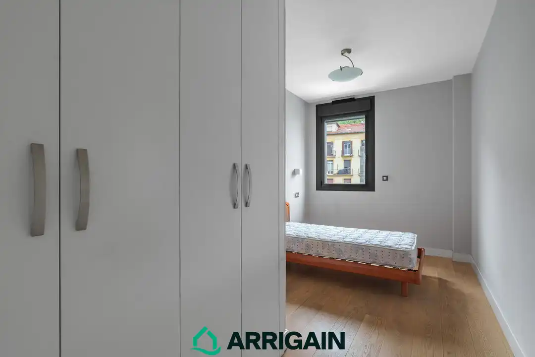 Habitación de Piso en venta en Donostia - San Sebastián  con Calefacción, Terraza y Trastero