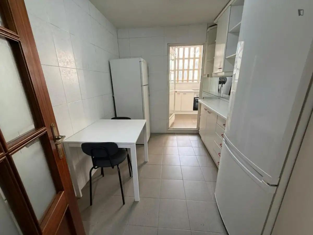 Cocina de Apartamento para compartir en Coslada con Aire acondicionado, Calefacción y Amueblado
