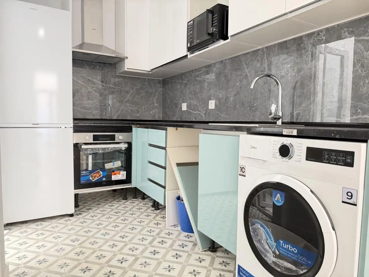 Cuina de Planta baixa de lloguer en Madrid amb Aire condicionat