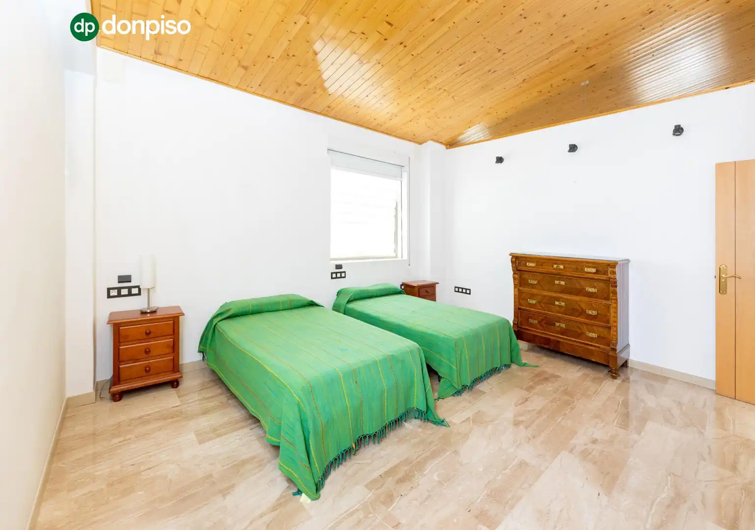 Bedroom of Houses for sale in Granada